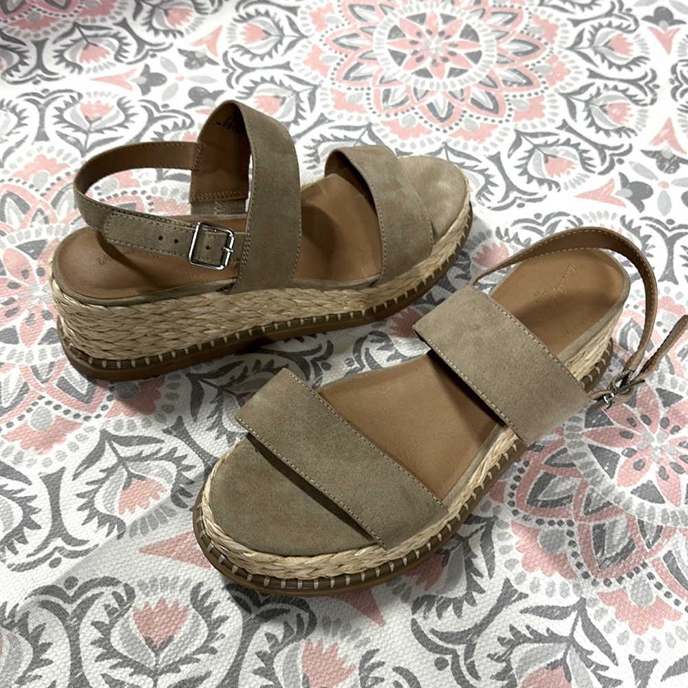 🔅‼️ Wedges -Cream-Beige Suede size 8 Women’s